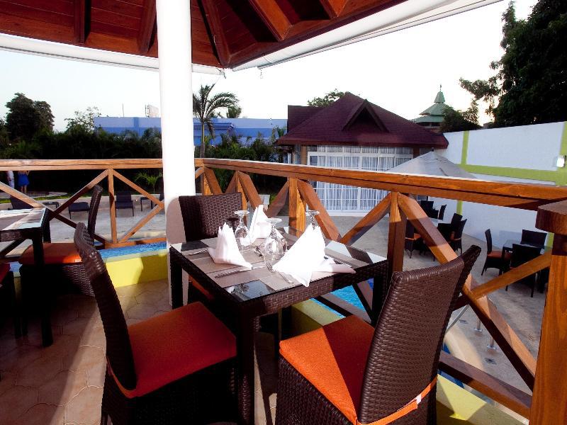 Hotel Silvestre لا رومانا المظهر الخارجي الصورة