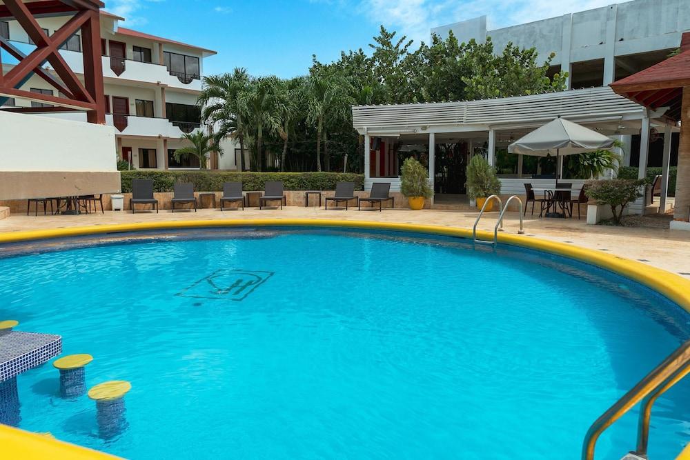 Hotel Silvestre لا رومانا المظهر الخارجي الصورة